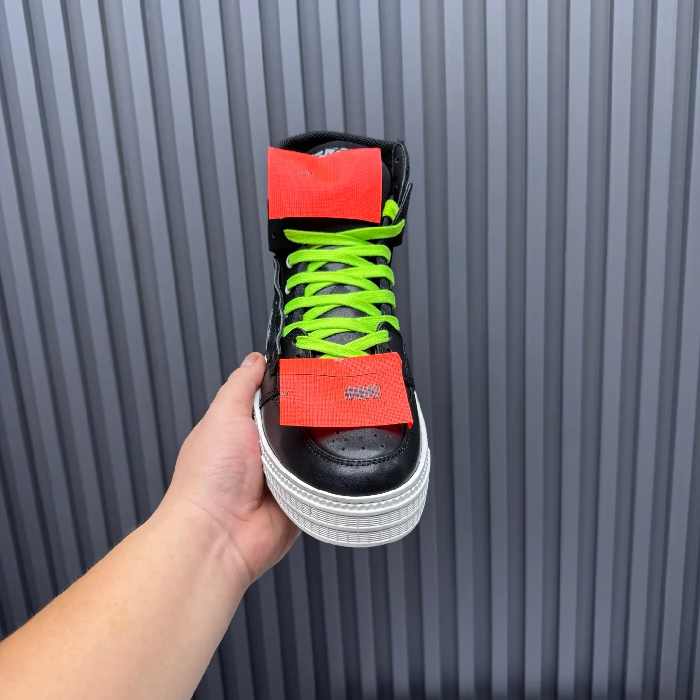 [OFF WHITE] P: 740💰Couple model👫, Size: Female 35-40. Male 39-44 (45.46 customized) High-quality version👊 "Out of office" series original molding, original lasting, production process 1:1 original ➰OFF GRAY WHITE OW ➰ First-layer cowhide, imported skin-friendly and environmentally friendly polyester mesh, original molding, high elasticity and environmentally friendly molding pad Made with the original lasting process. The original molded rubber outsole (never yellows and deforms) has a super correct shape, bright color and strong three-dimensional effect👍. Packaging💯Full set of packaging synchronized with the official website (branded paper, certificate of quality, branded cloth bag)